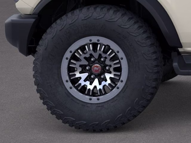 2026 Wimbledon White Ford Bronco Outer Banks 4X4 SUV