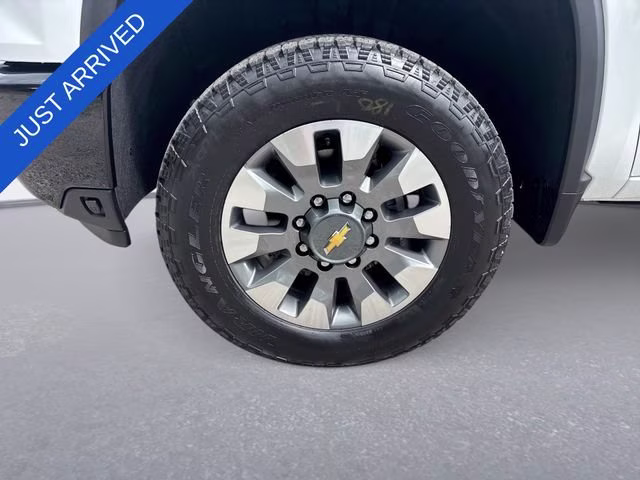 2026 Summit White Chevrolet Silverado 2500 HD Custom 4X4 Truck
