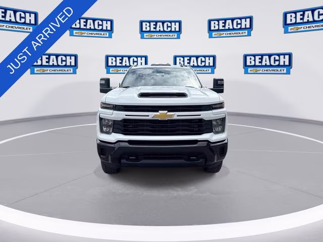 2026 Summit White Chevrolet Silverado 2500 HD Custom 4X4 Truck