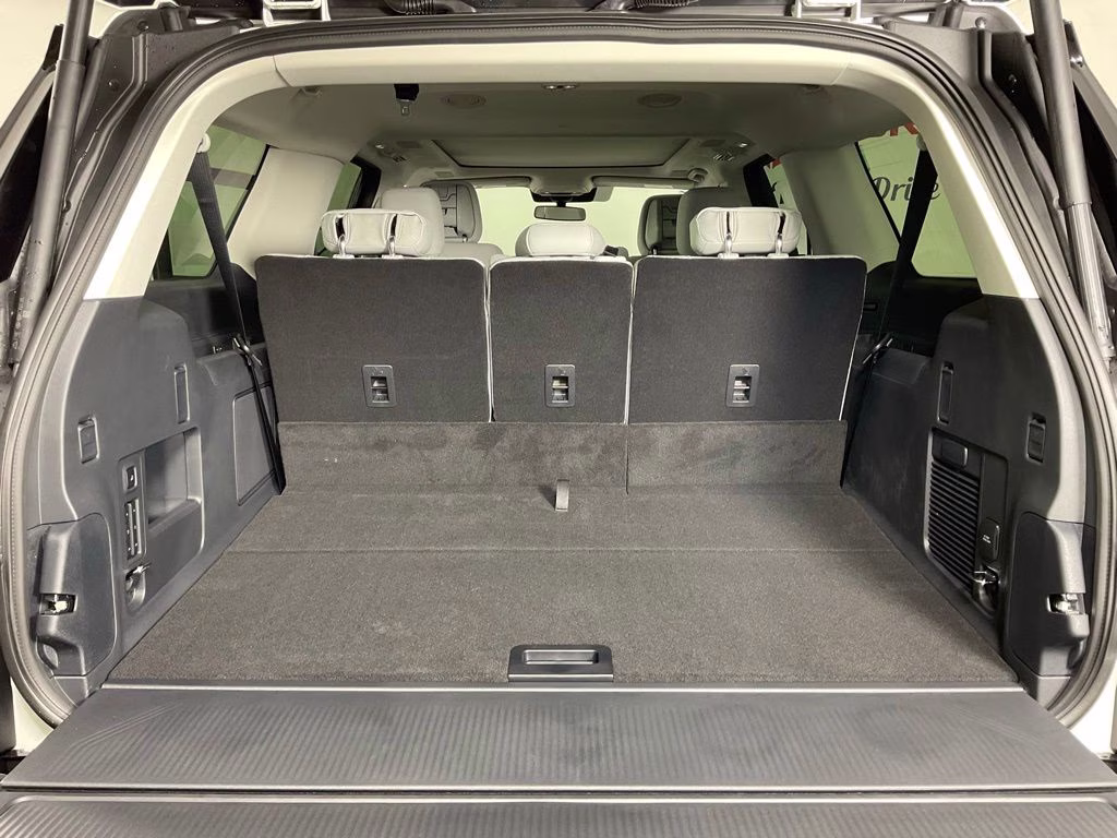 2026 White Metallic Ford Expedition Max Platinum 4X4 SUV