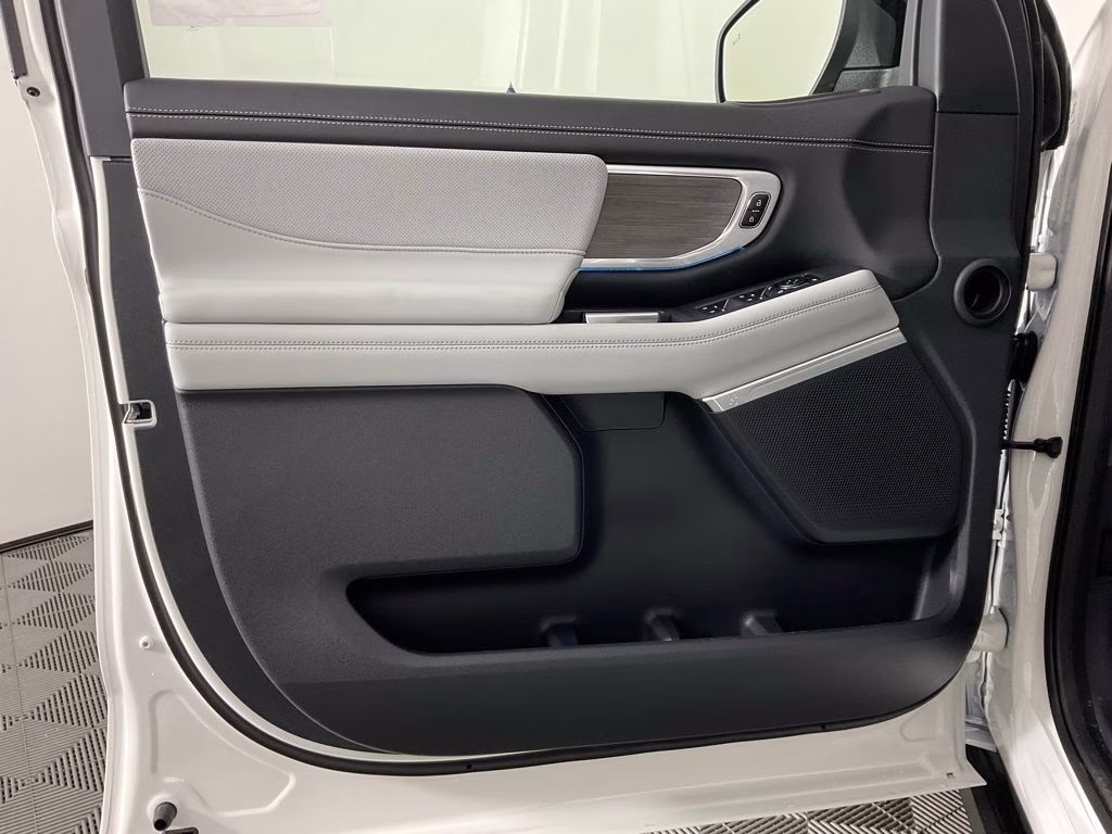 2026 White Metallic Ford Expedition Max Platinum 4X4 SUV