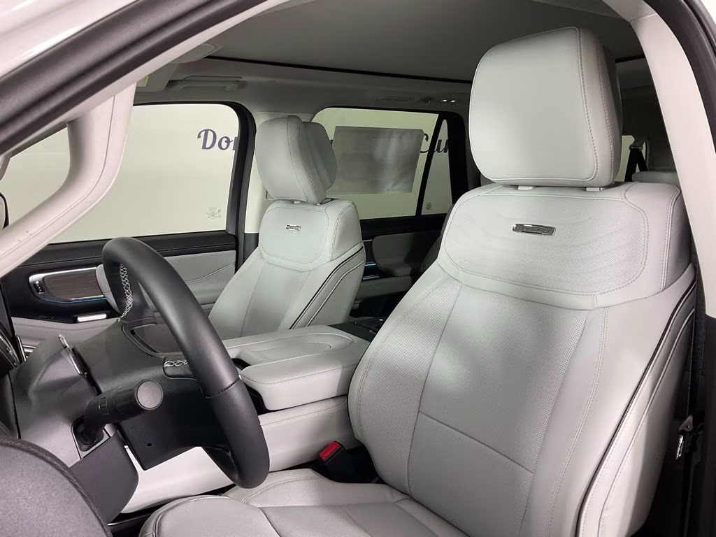 2026 White Metallic Ford Expedition Max Platinum 4X4 SUV