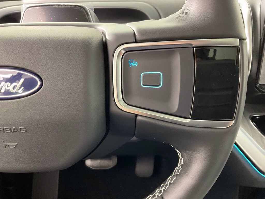 2026 White Metallic Ford Expedition Max Platinum 4X4 SUV