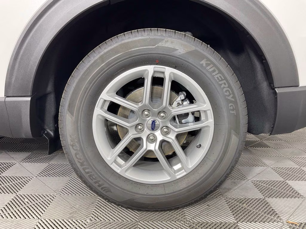 2026 White Metallic Ford Explorer Active RWD SUV