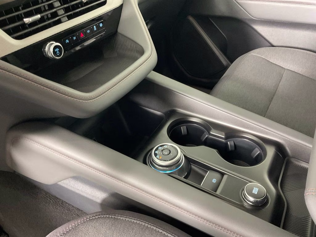 2026 White Metallic Ford Explorer Active RWD SUV