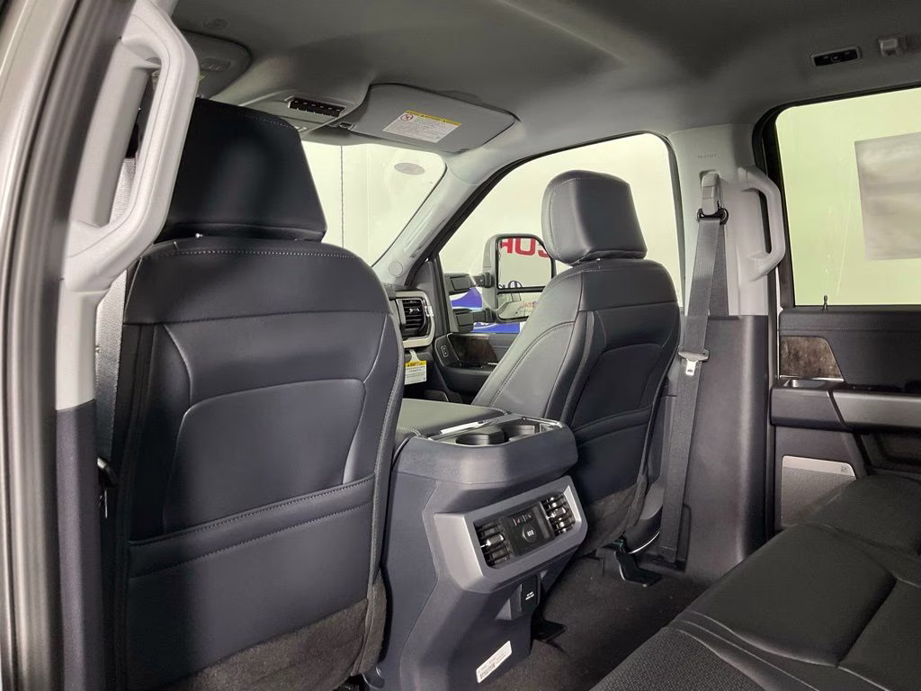 2026 Avalanche Ford Super Duty F-250 SRW Lariat 4X4 Truck