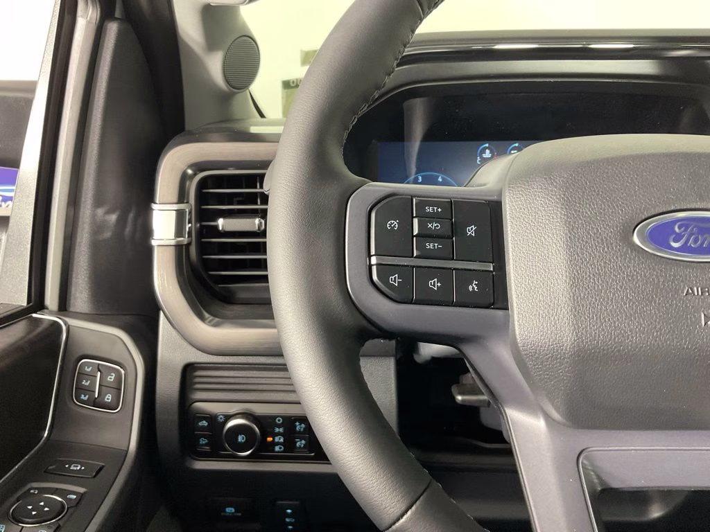 2026 Avalanche Ford Super Duty F-250 SRW Lariat 4X4 Truck