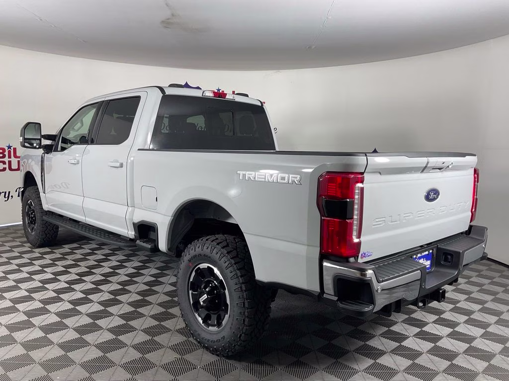 2026 Avalanche Ford Super Duty F-250 SRW Lariat 4X4 Truck