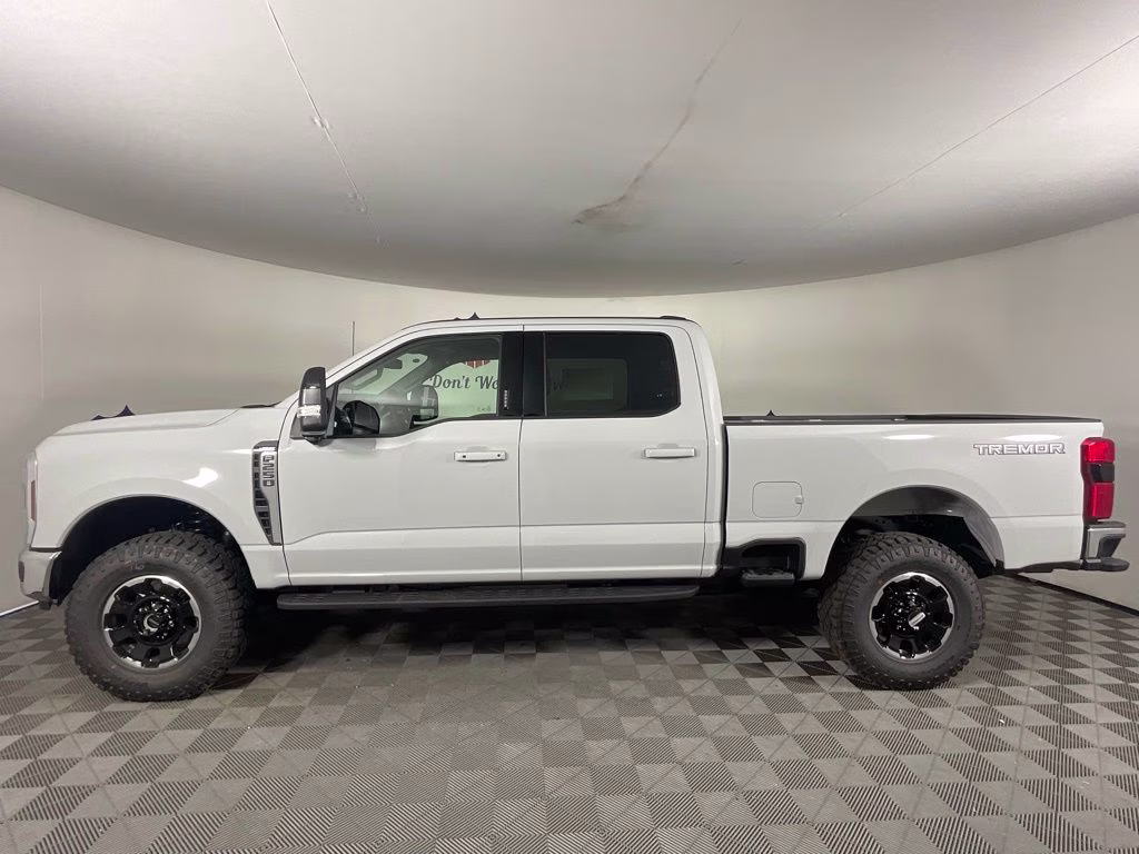 2026 Avalanche Ford Super Duty F-250 SRW Lariat 4X4 Truck