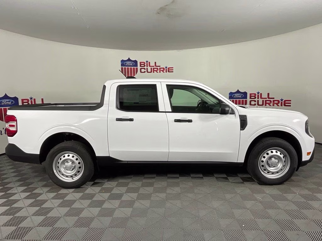 2026 Oxford White Ford Maverick XL FWD Truck