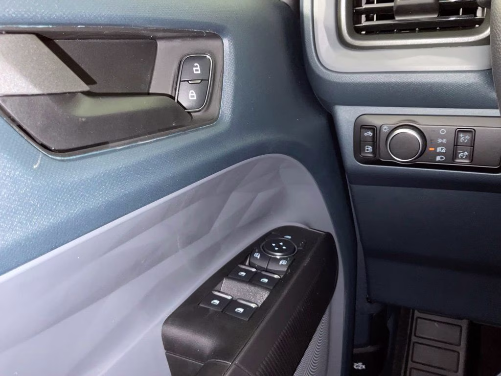 2026 Oxford White Ford Maverick XL FWD Truck