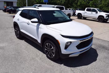 2026 Summit White Chevrolet Trailblazer LT FWD SUV