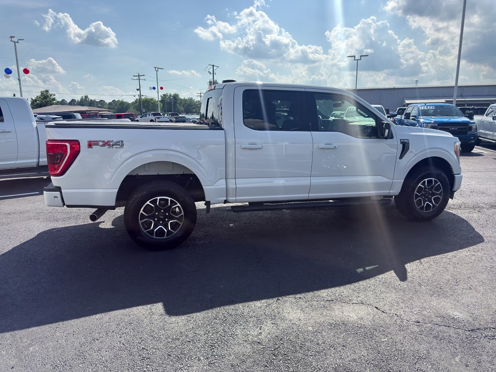 2023 Oxford White Ford F-150 XLT 4X4 Truck