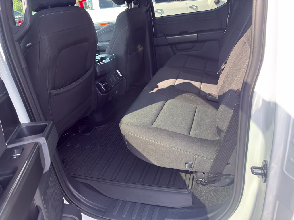 2023 Oxford White Ford F-150 XLT 4X4 Truck