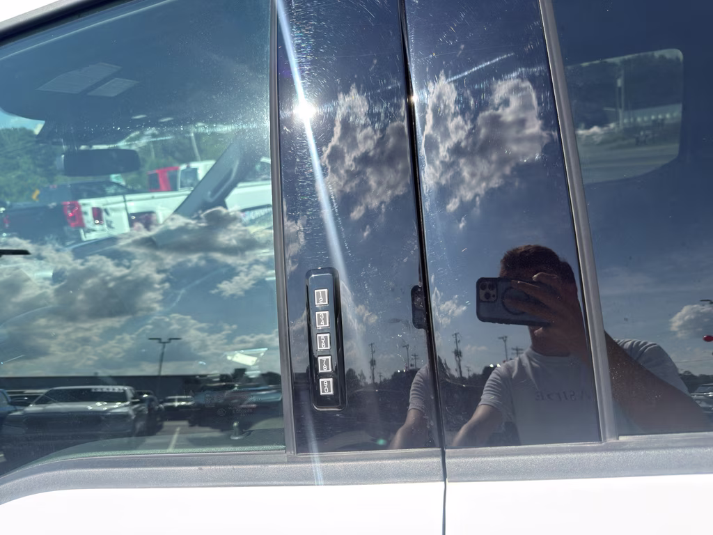 2023 Oxford White Ford F-150 XLT 4X4 Truck