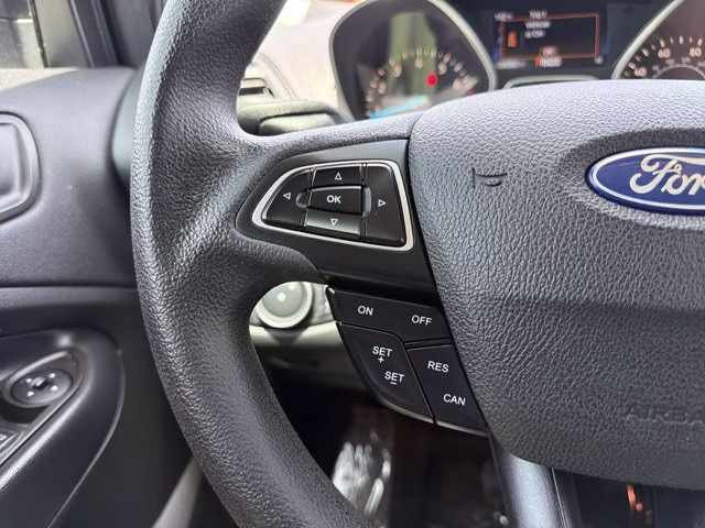 2019 Oxford White Ford Escape S FWD SUV