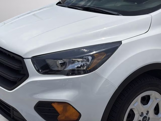 2019 Oxford White Ford Escape S FWD SUV