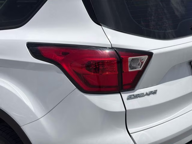 2019 Oxford White Ford Escape S FWD SUV