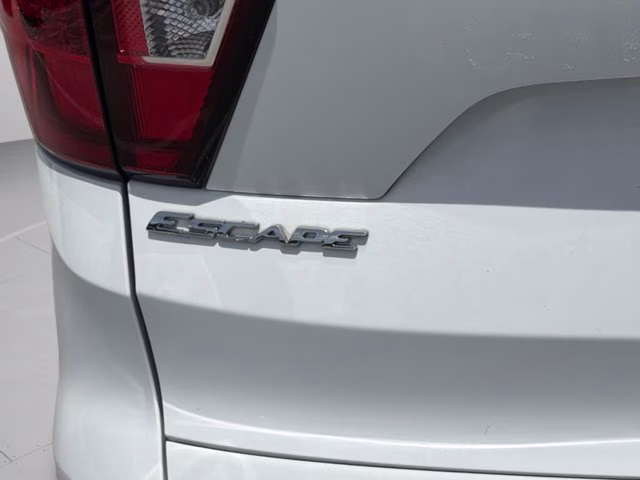 2019 Oxford White Ford Escape S FWD SUV