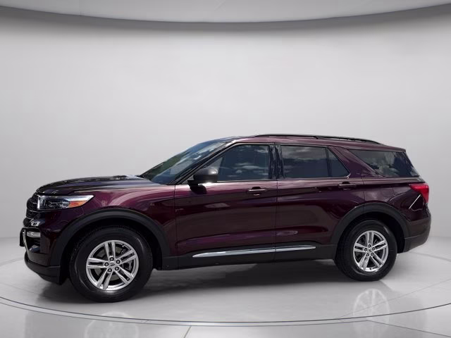 2022 Burgundy Ford Explorer XLT RWD SUV