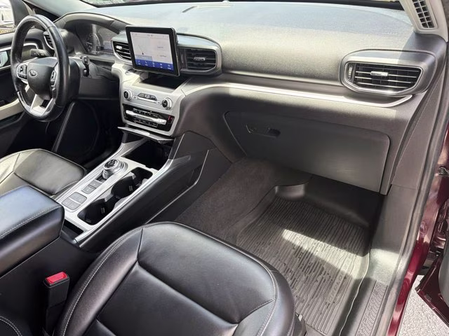2022 Burgundy Ford Explorer XLT RWD SUV