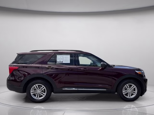 2022 Burgundy Ford Explorer XLT RWD SUV