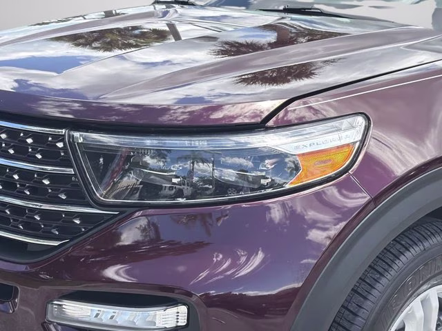 2022 Burgundy Ford Explorer XLT RWD SUV