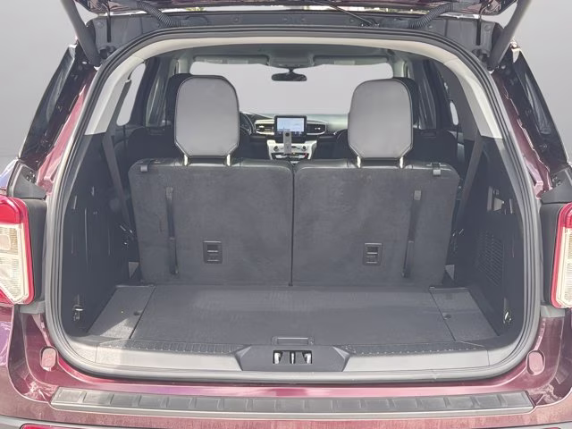 2022 Burgundy Ford Explorer XLT RWD SUV