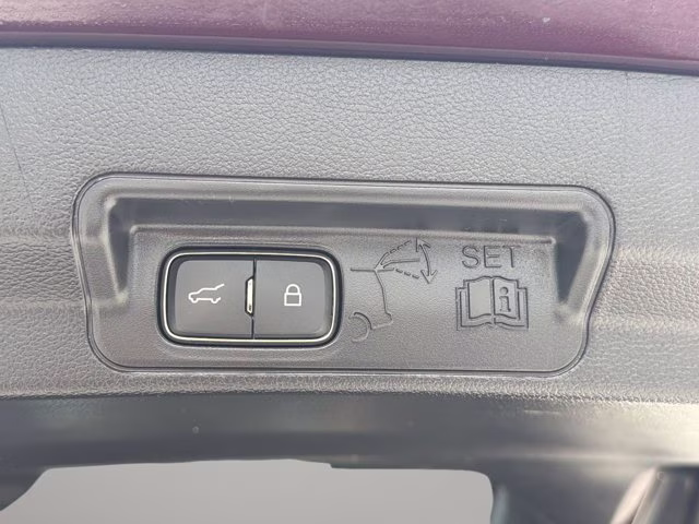 2022 Burgundy Ford Explorer XLT RWD SUV