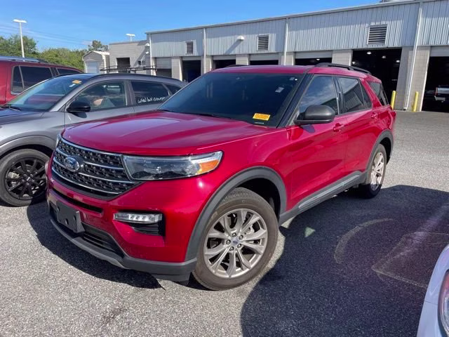 2024 Rapid Red Metallic Tinted Clearcoat Ford Explorer XLT 4X4 SUV