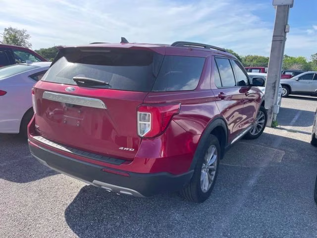 2024 Rapid Red Metallic Tinted Clearcoat Ford Explorer XLT 4X4 SUV