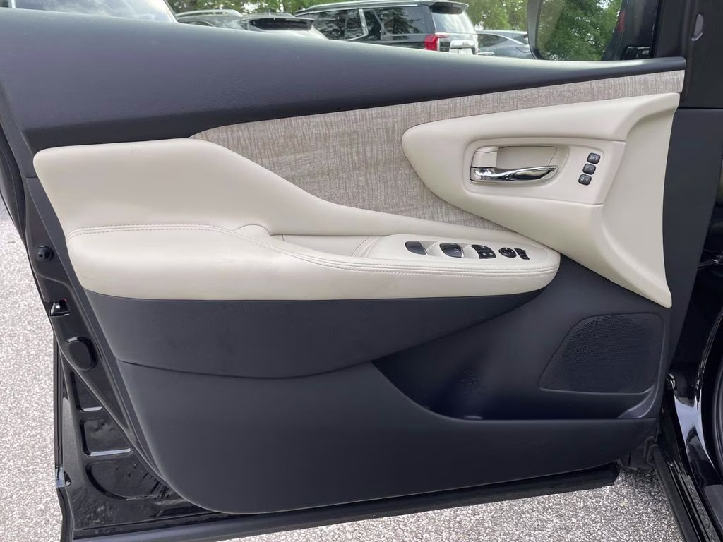 2024 Super Black Nissan Murano SL FWD SUV