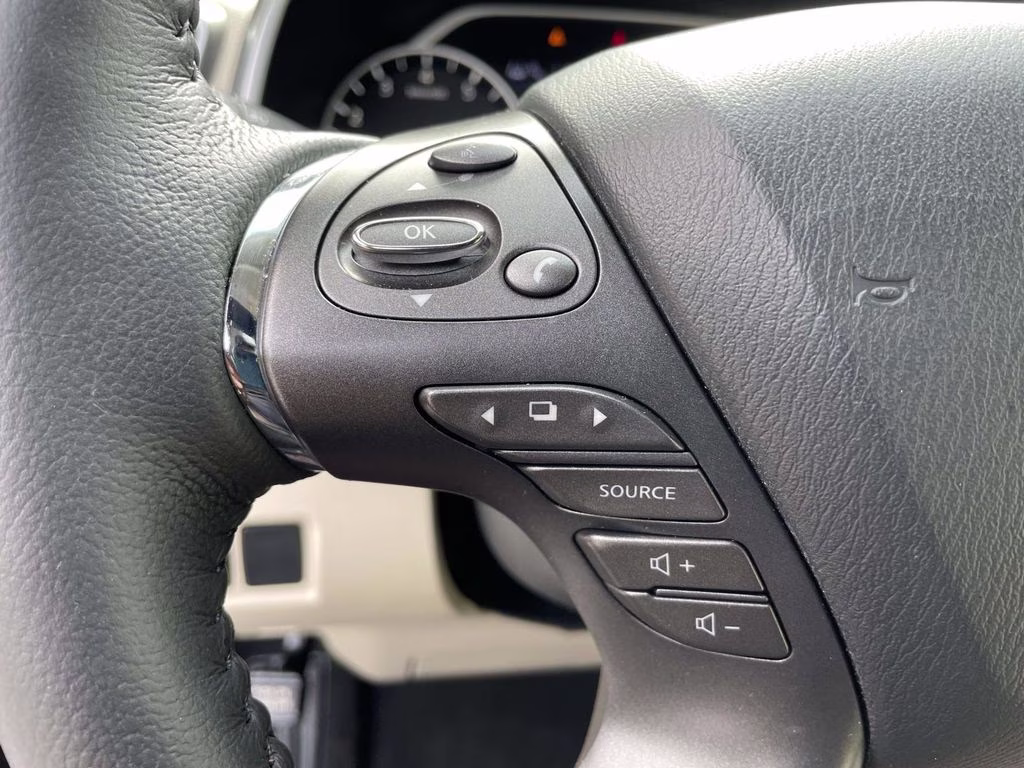 2024 Super Black Nissan Murano SL FWD SUV