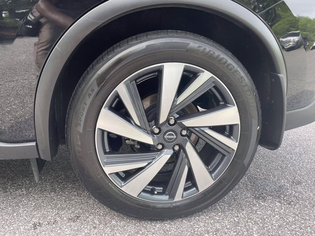2024 Super Black Nissan Murano SL FWD SUV