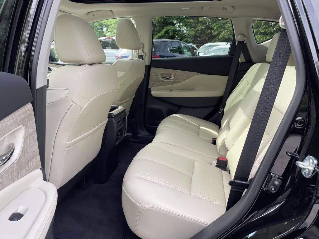 2024 Super Black Nissan Murano SL FWD SUV