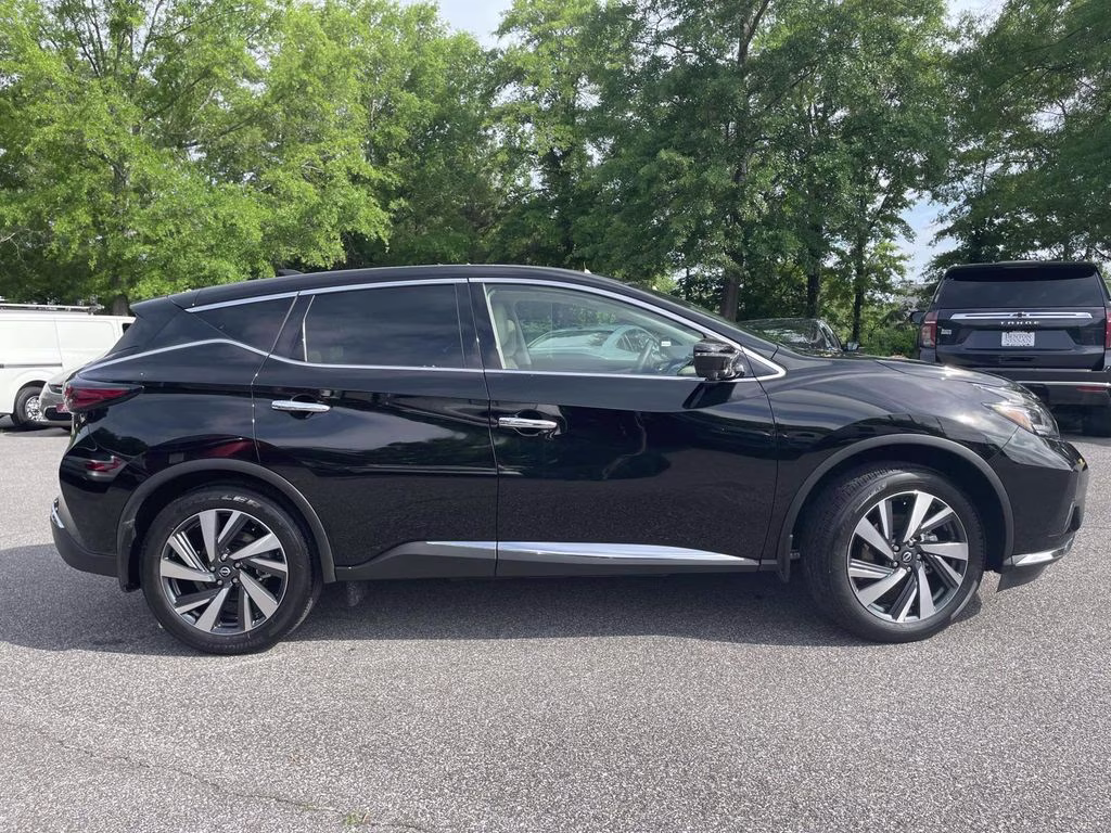 2024 Super Black Nissan Murano SL FWD SUV