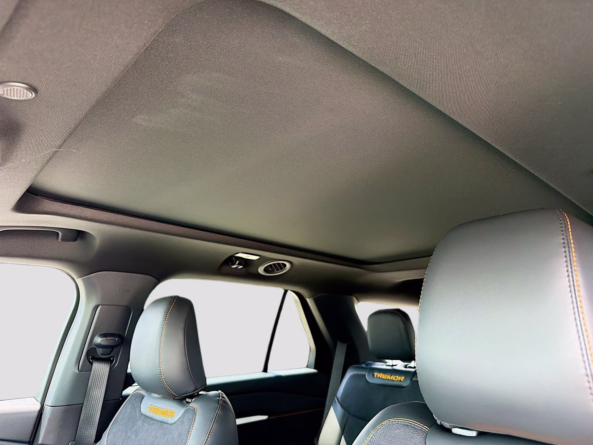 2026 Star White Metallic Tri-Coat Ford Explorer Tremor 4X4 SUV