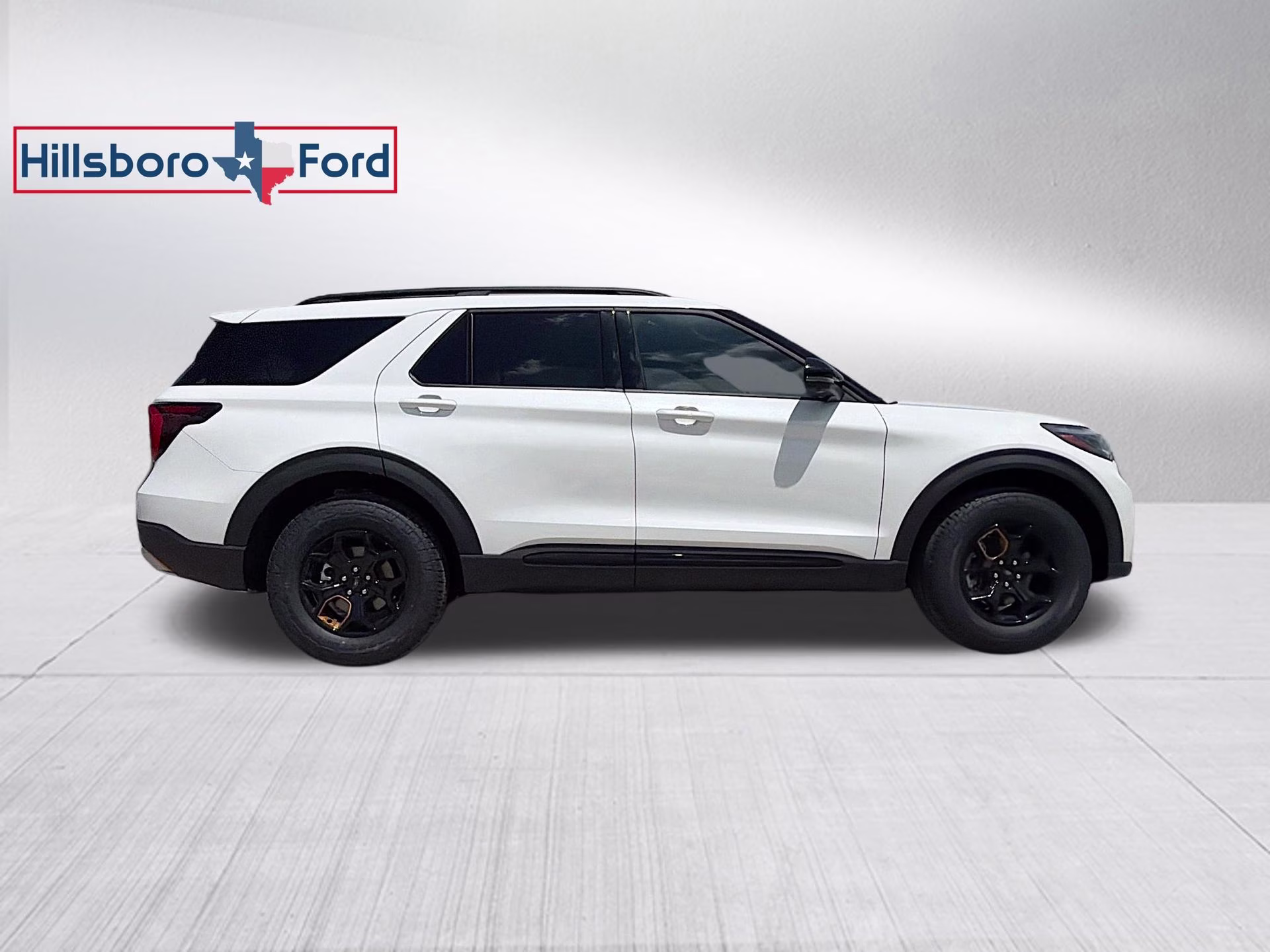 2026 Star White Metallic Tri-Coat Ford Explorer Tremor 4X4 SUV