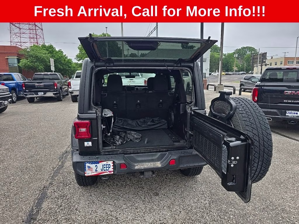 2019 Black Clearcoat Jeep Wrangler Unlimited Sahara 4X4 SUV
