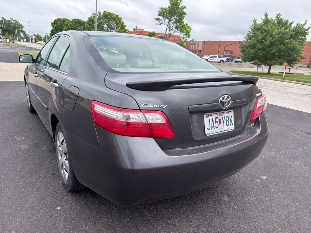 2009 Magnetic Gray Metallic Toyota Camry LE FWD Sedan