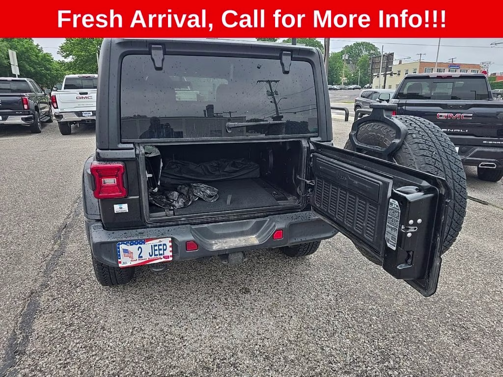 2019 Black Clearcoat Jeep Wrangler Unlimited Sahara 4X4 SUV