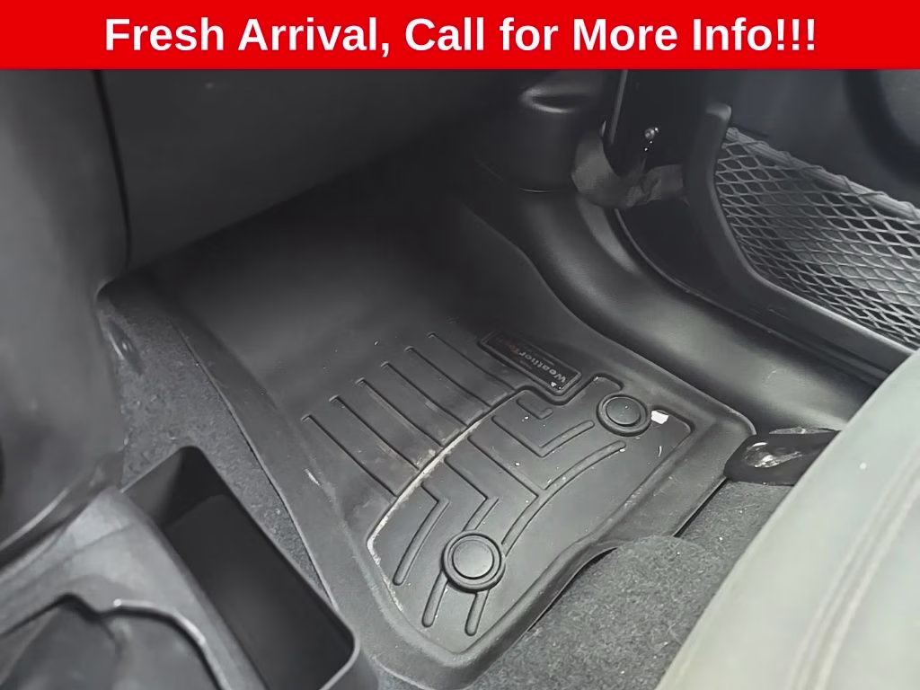 2019 Black Clearcoat Jeep Wrangler Unlimited Sahara 4X4 SUV