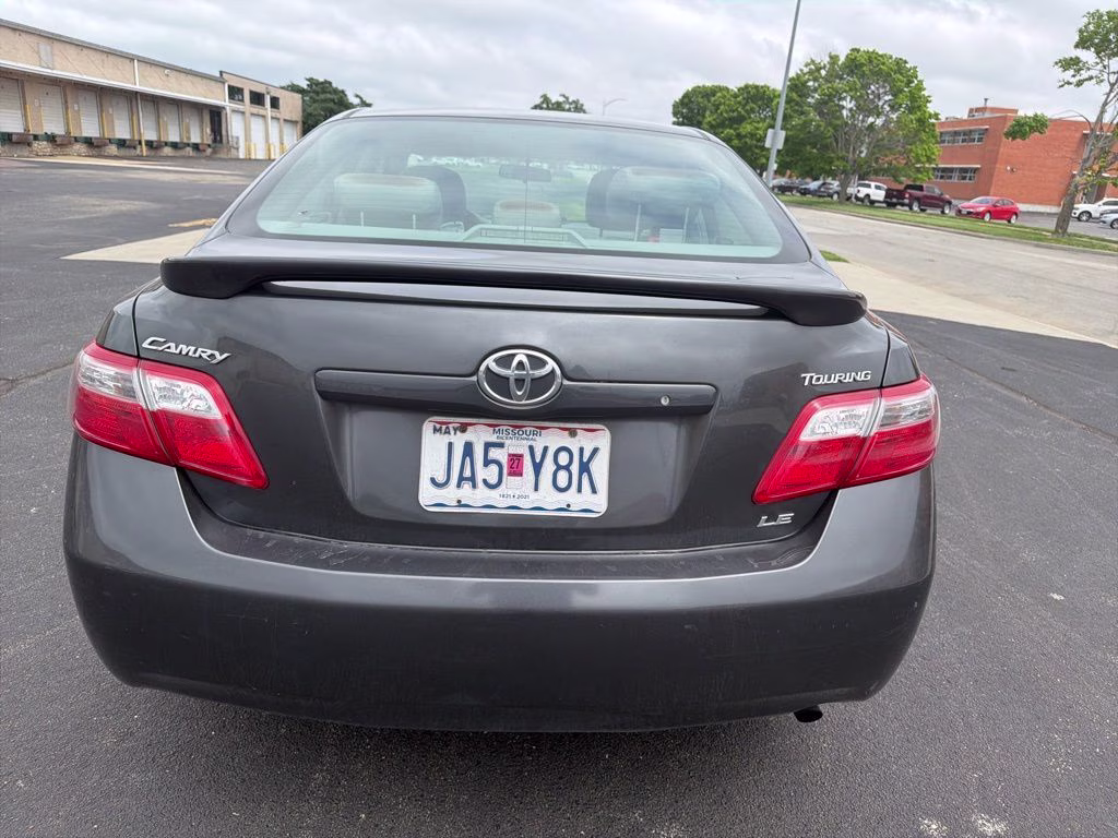 2009 Magnetic Gray Metallic Toyota Camry LE FWD Sedan
