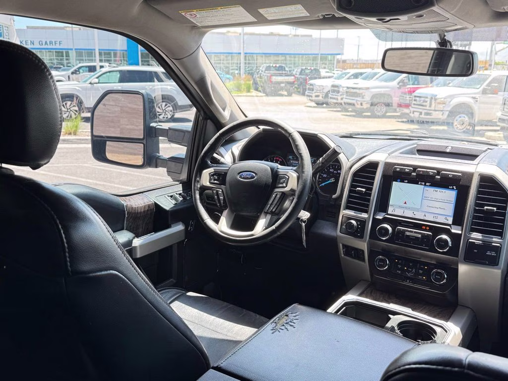 2019 Black Metallic Ford Super Duty F-250 SRW Lariat 4X4 Truck