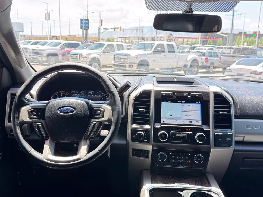 2019 Black Metallic Ford Super Duty F-250 SRW Lariat 4X4 Truck