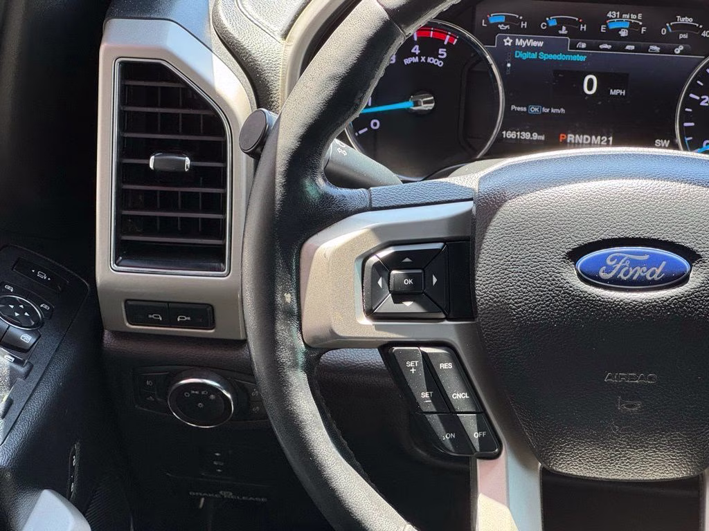 2019 Black Metallic Ford Super Duty F-250 SRW Lariat 4X4 Truck