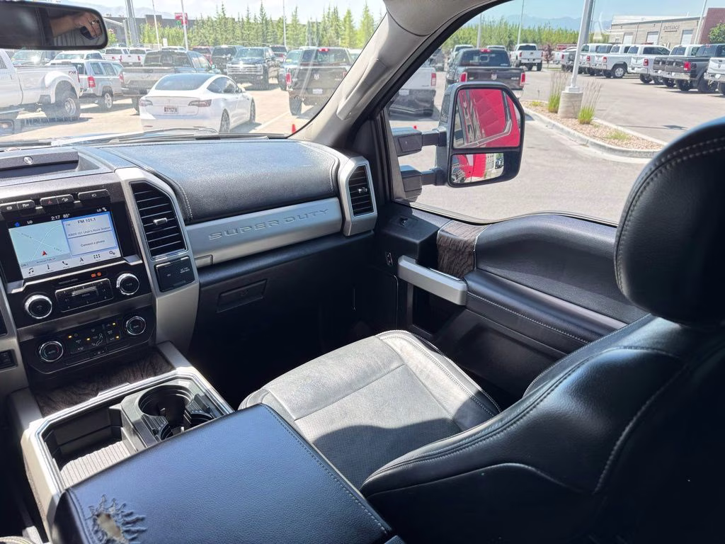 2019 Black Metallic Ford Super Duty F-250 SRW Lariat 4X4 Truck