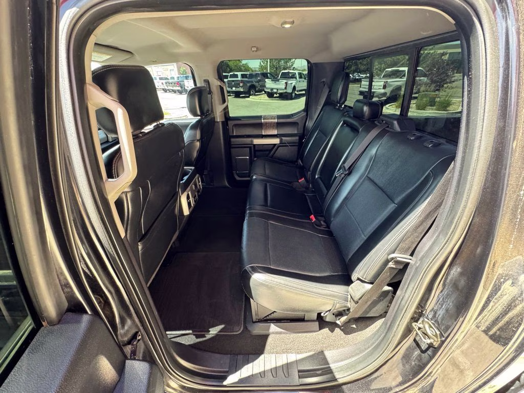 2019 Black Metallic Ford Super Duty F-250 SRW Lariat 4X4 Truck