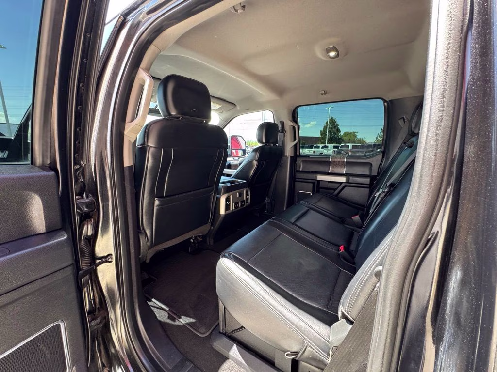 2019 Black Metallic Ford Super Duty F-250 SRW Lariat 4X4 Truck