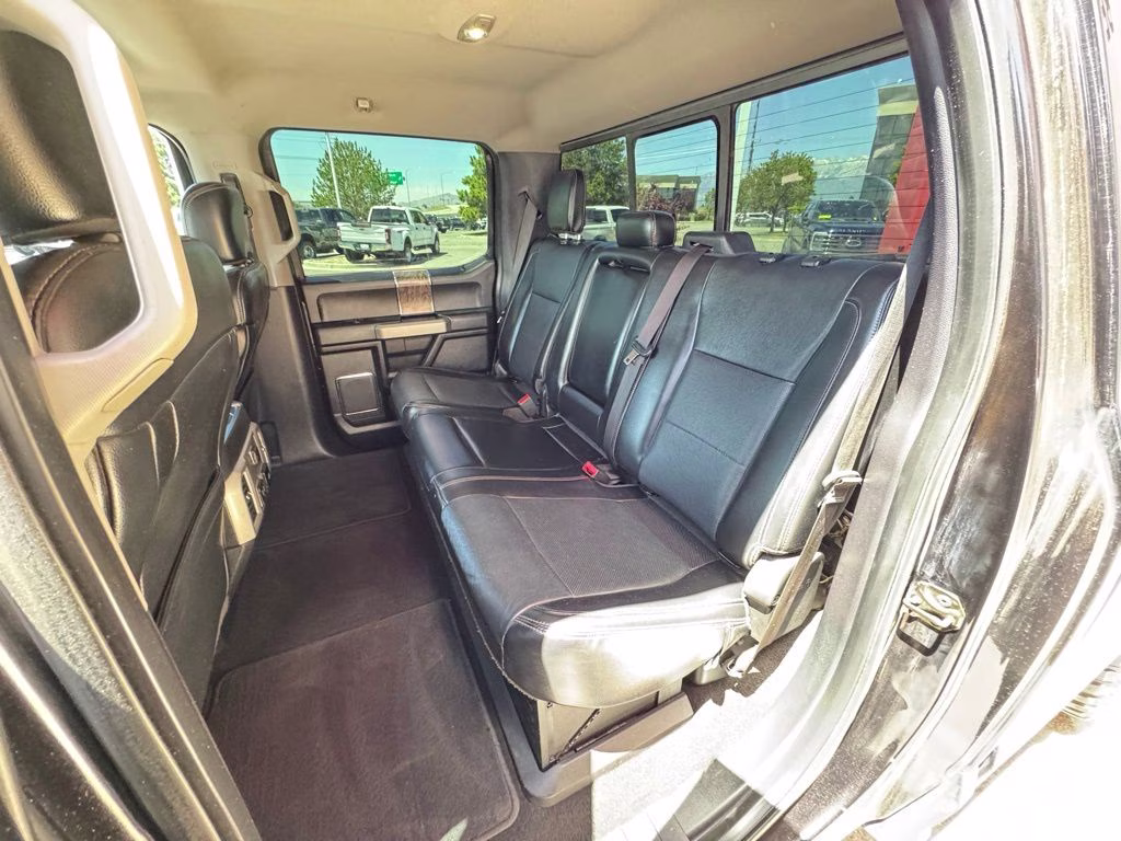 2019 Black Metallic Ford Super Duty F-250 SRW Lariat 4X4 Truck